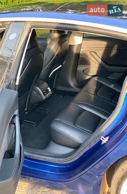 Седан Tesla Model 3 2018 в Сумах