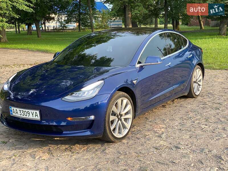 Седан Tesla Model 3 2018 в 