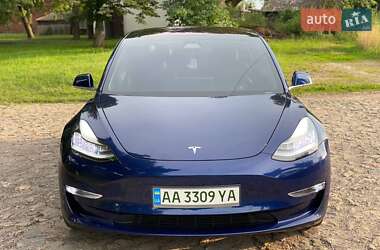 Седан Tesla Model 3 2018 в Сумах