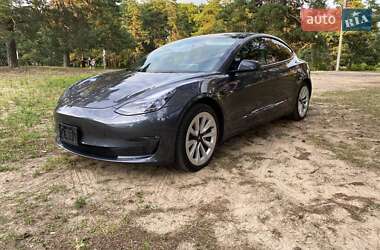 Седан Tesla Model 3 2022 в 