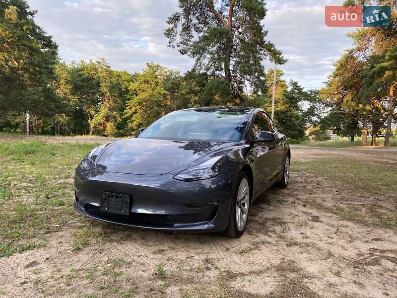 Седан Tesla Model 3 2022 в Дніпрі