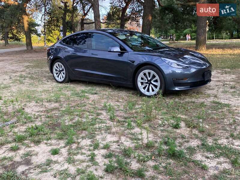 Седан Tesla Model 3 2022 в Дніпрі