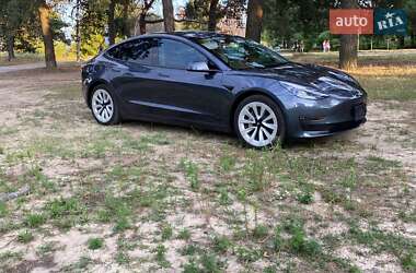Седан Tesla Model 3 2022 в 
