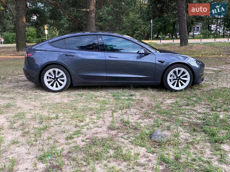 Седан Tesla Model 3 2022 в Дніпрі