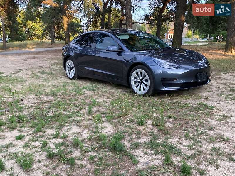Седан Tesla Model 3 2022 в Дніпрі