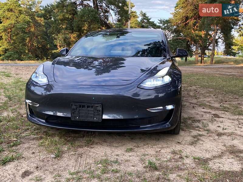Седан Tesla Model 3 2022 в Дніпрі