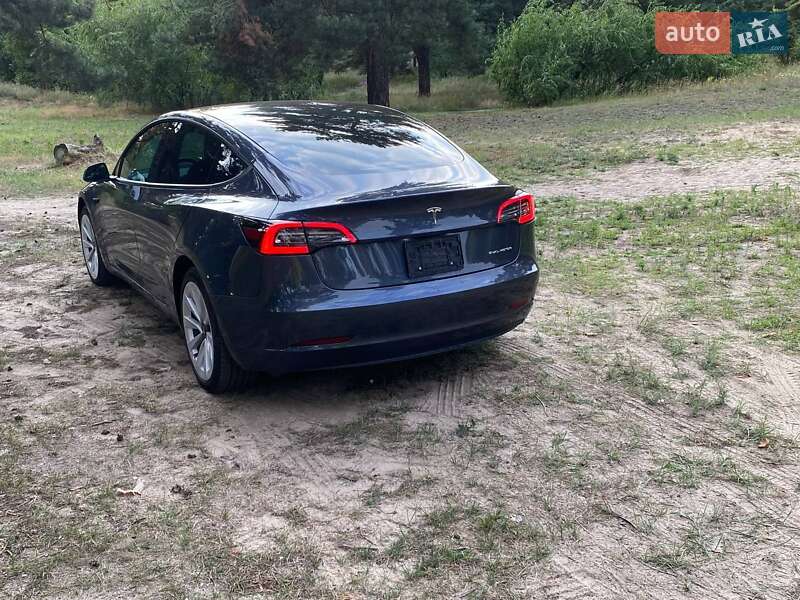 Седан Tesla Model 3 2022 в Дніпрі