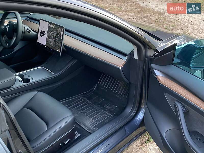 Седан Tesla Model 3 2022 в Дніпрі