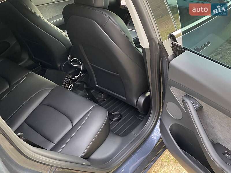 Седан Tesla Model 3 2022 в Дніпрі