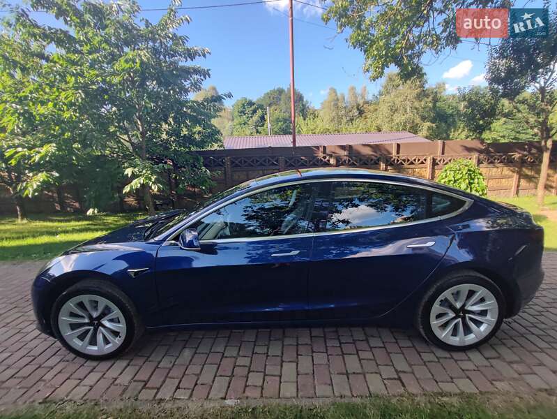 Седан Tesla Model 3 2018 в Києві