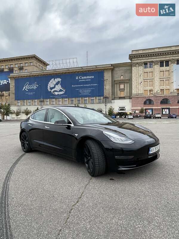 Седан Tesla Model 3 2018 в Харькове