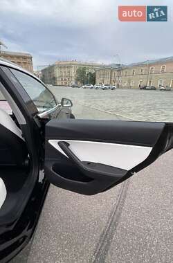 Седан Tesla Model 3 2018 в Харькове