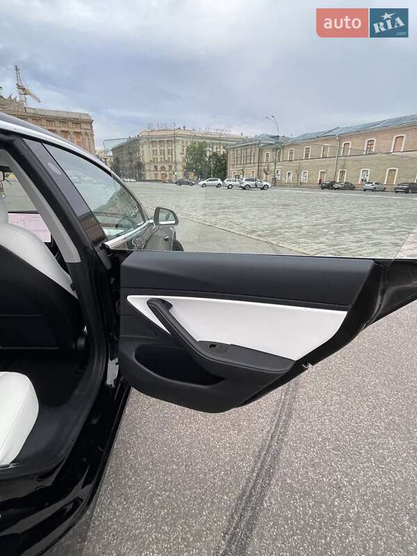 Седан Tesla Model 3 2018 в Харькове