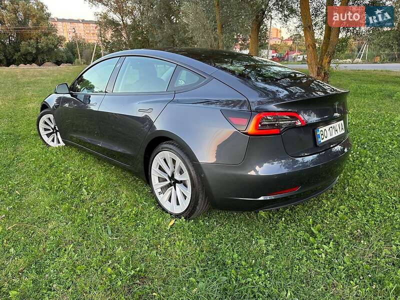 Седан Tesla Model 3 2021 в Тернополе