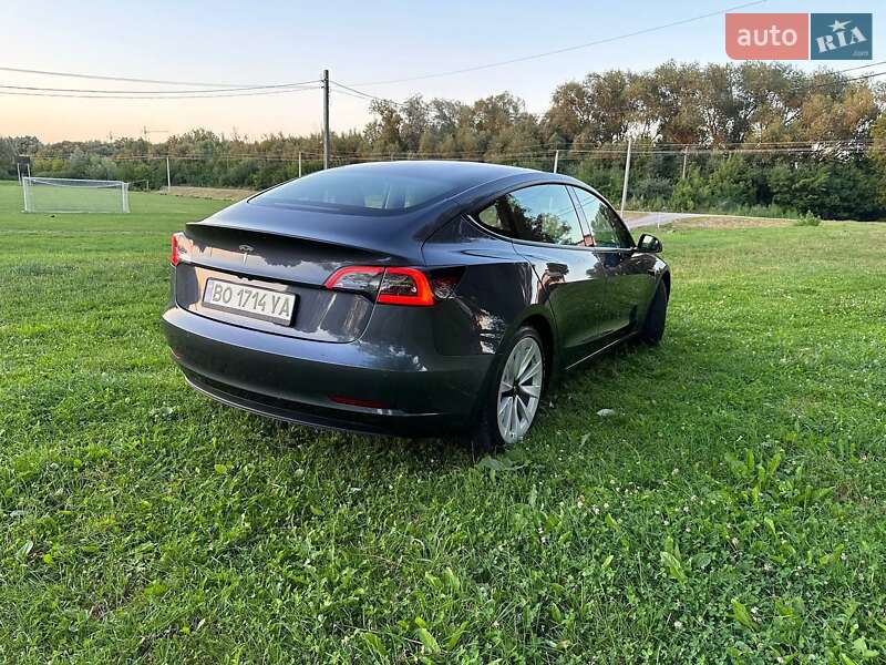 Седан Tesla Model 3 2021 в Тернополе