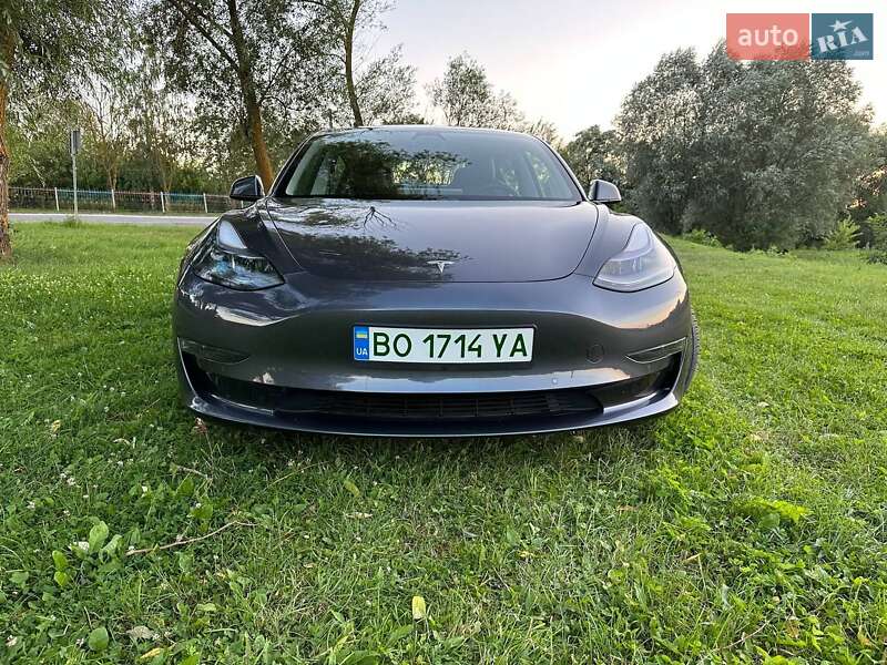 Седан Tesla Model 3 2021 в Тернополе