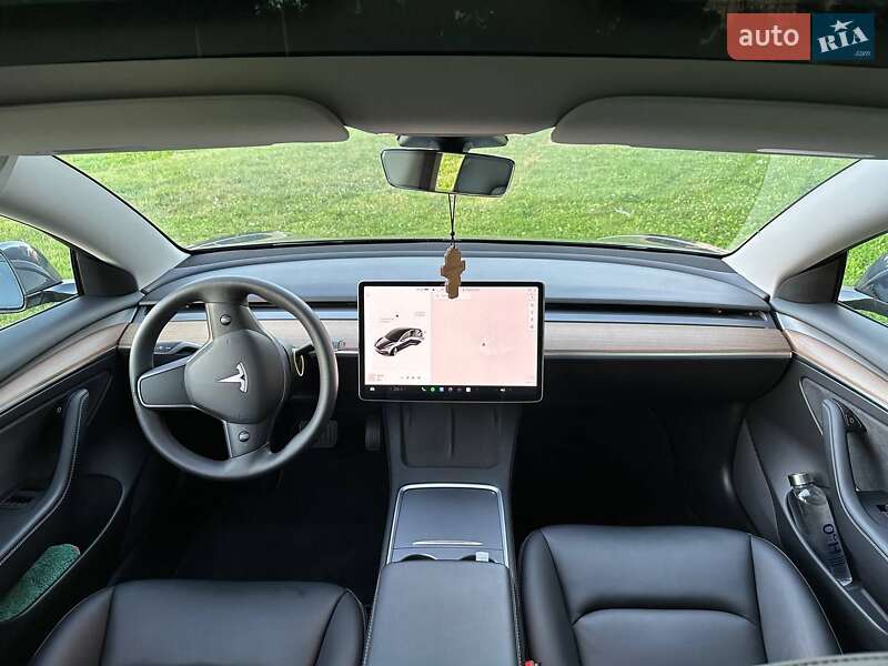 Седан Tesla Model 3 2021 в Тернополе