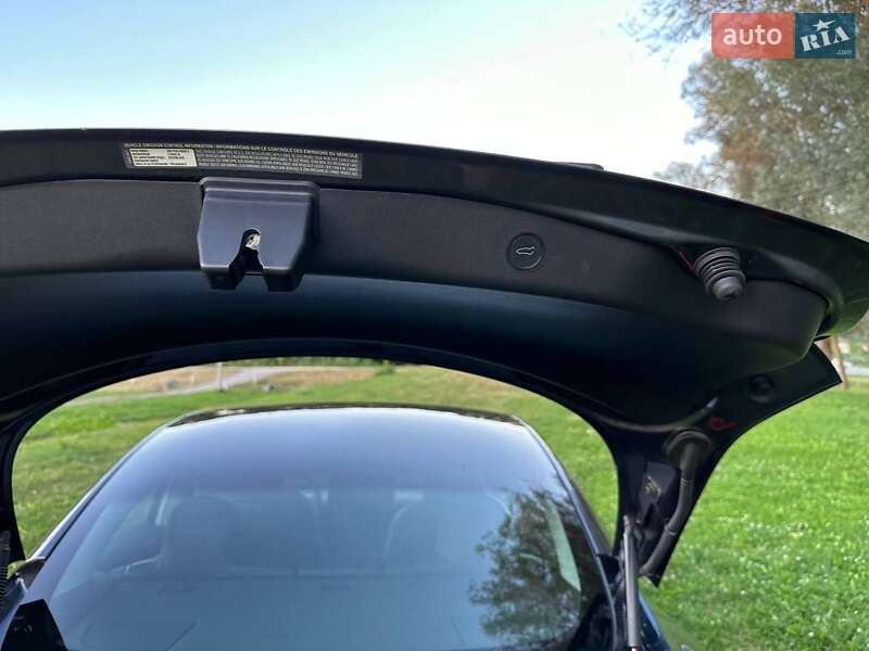 Седан Tesla Model 3 2021 в Тернополе