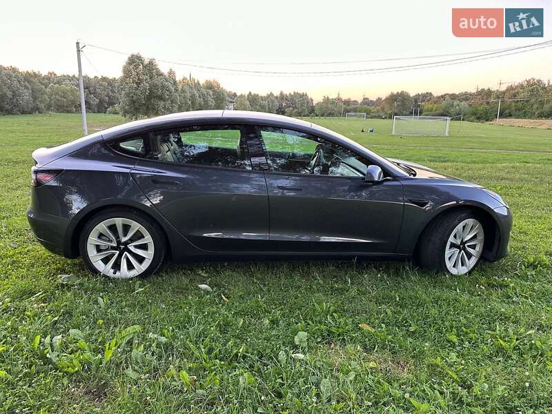 Седан Tesla Model 3 2021 в Тернополе