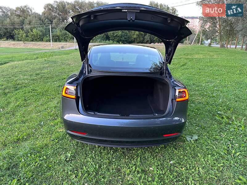 Седан Tesla Model 3 2021 в Тернополі