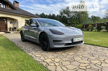 Седан Tesla Model 3 2021 в Львове