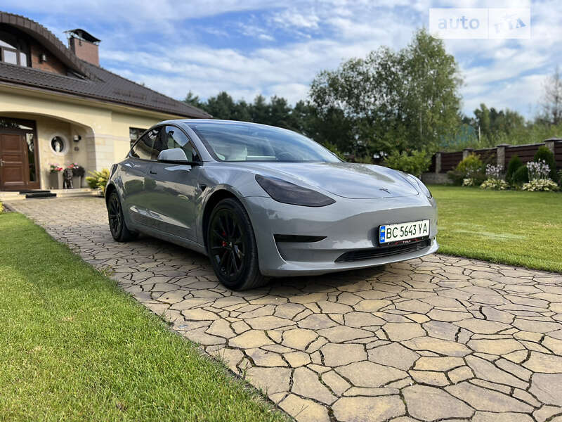 Tesla Model 3 2021