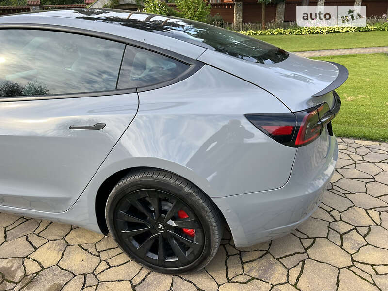 Седан Tesla Model 3 2021 в Львові