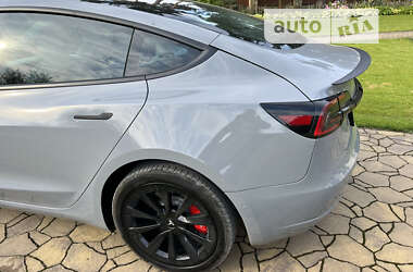 Седан Tesla Model 3 2021 в 
