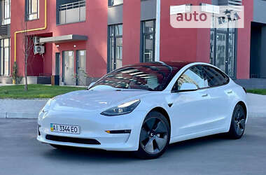 Седан Tesla Model 3 2021 в 