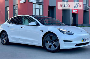 Седан Tesla Model 3 2021 в 