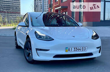 Седан Tesla Model 3 2021 в 