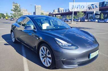 Седан Tesla Model 3 2018 в Киеве