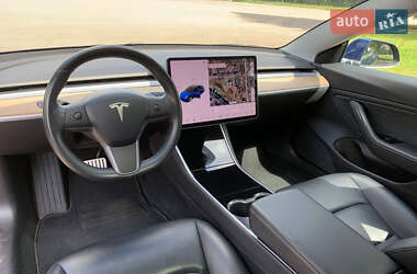 Седан Tesla Model 3 2018 в Ровно