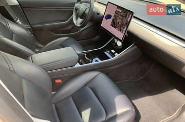 Седан Tesla Model 3 2018 в Ровно