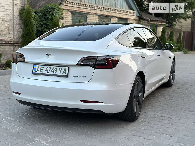 Седан Tesla Model 3 2022 в Дніпрі