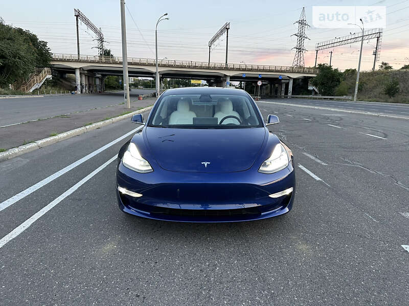 Седан Tesla Model 3 2019 в Одессе