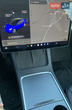 Седан Tesla Model 3 2021 в 