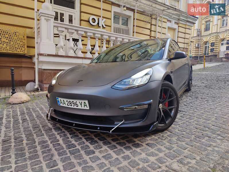 Tesla Model 3 2018