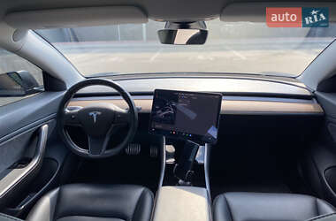 Седан Tesla Model 3 2018 в Києві