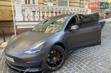Седан Tesla Model 3 2018 в Києві
