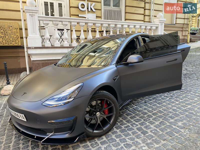 Седан Tesla Model 3 2018 в Киеве