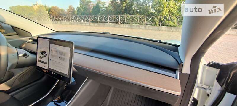 Седан Tesla Model 3 2019 в Харькове