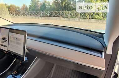 Седан Tesla Model 3 2019 в 