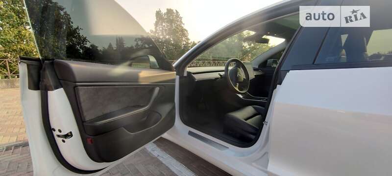 Седан Tesla Model 3 2019 в Харькове