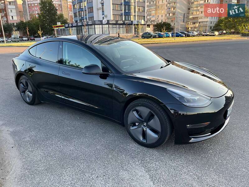 Tesla Model 3 2021