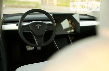 Седан Tesla Model 3 2019 в Львові