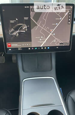 Седан Tesla Model 3 2022 в 
