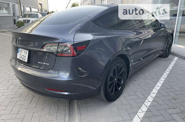 Седан Tesla Model 3 2022 в Виннице