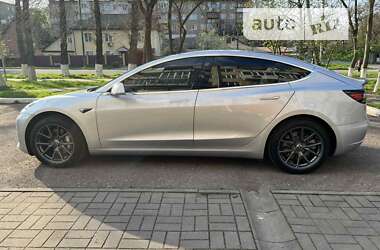 Седан Tesla Model 3 2018 в Черкасах