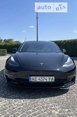 Седан Tesla Model 3 2021 в 